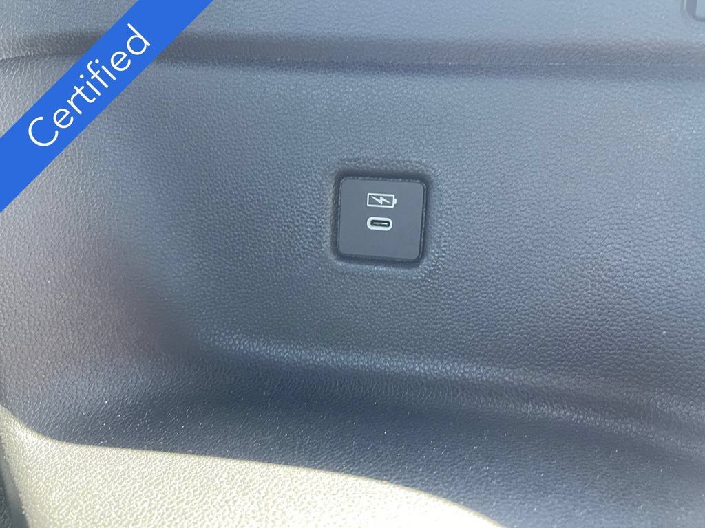 Certified 2025 Honda Pilot TrailSport image 23