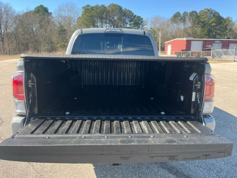 Used 2020 Toyota Tacoma TRD Sport image 15