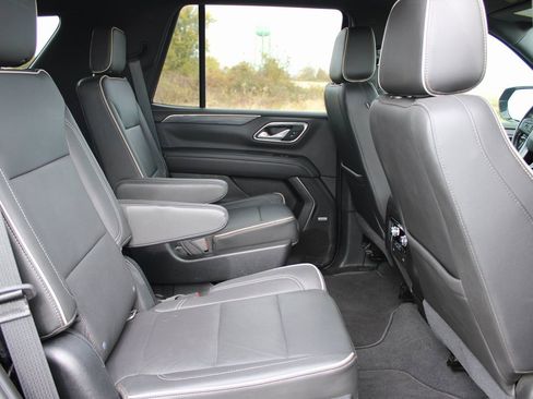 Used 2021 GMC Yukon SLT w/ SLT Premium Package image 23