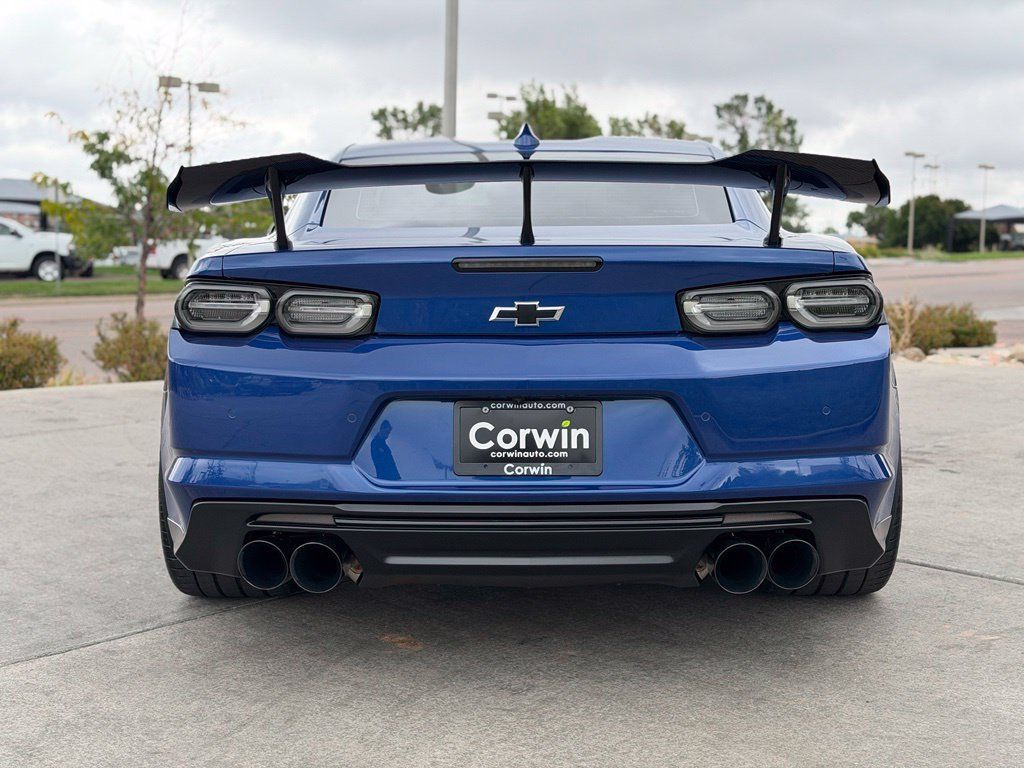 Used 2019 Chevrolet Camaro ZL1 RWD image 8