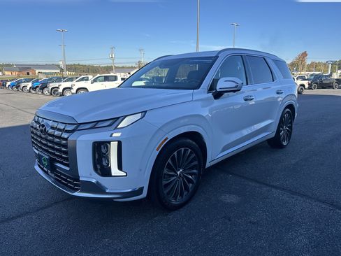 Used 2023 Hyundai Palisade Calligraphy image 4