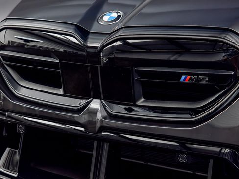 Used 2026 BMW M5 w/ Executive Package AWD/4WD image 4