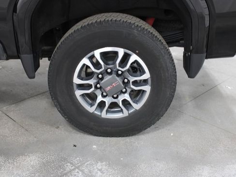 Used 2022 GMC Sierra 2500 AT4 image 55