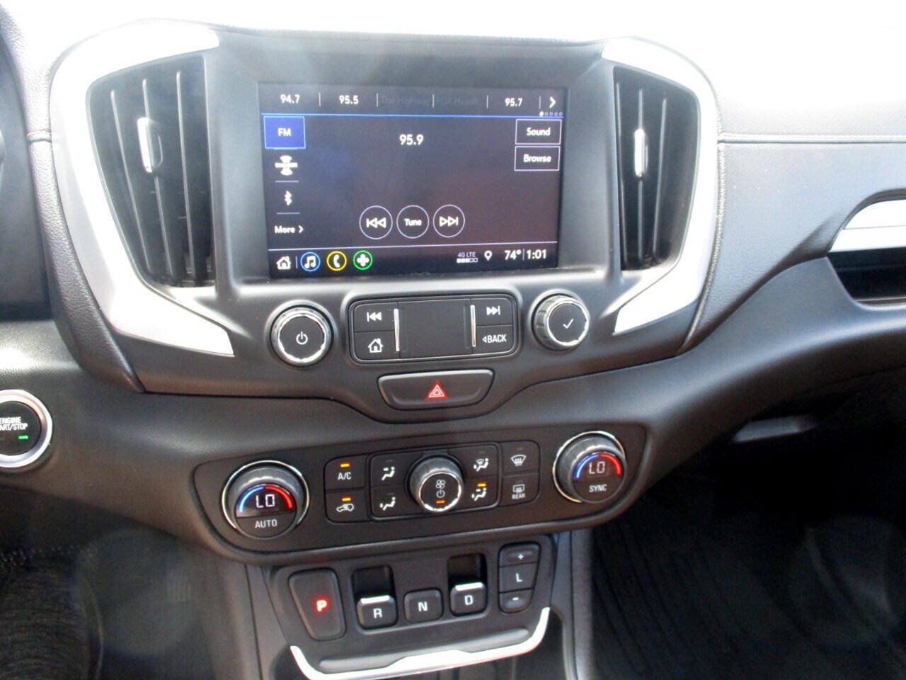 Used 2021 GMC Terrain SLT AWD/4WD image 3