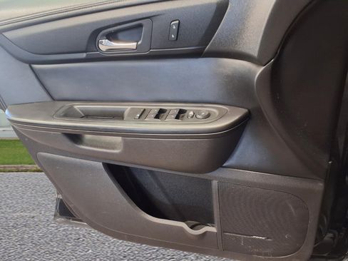 Used 2014 Chevrolet Traverse LT FWD image 13