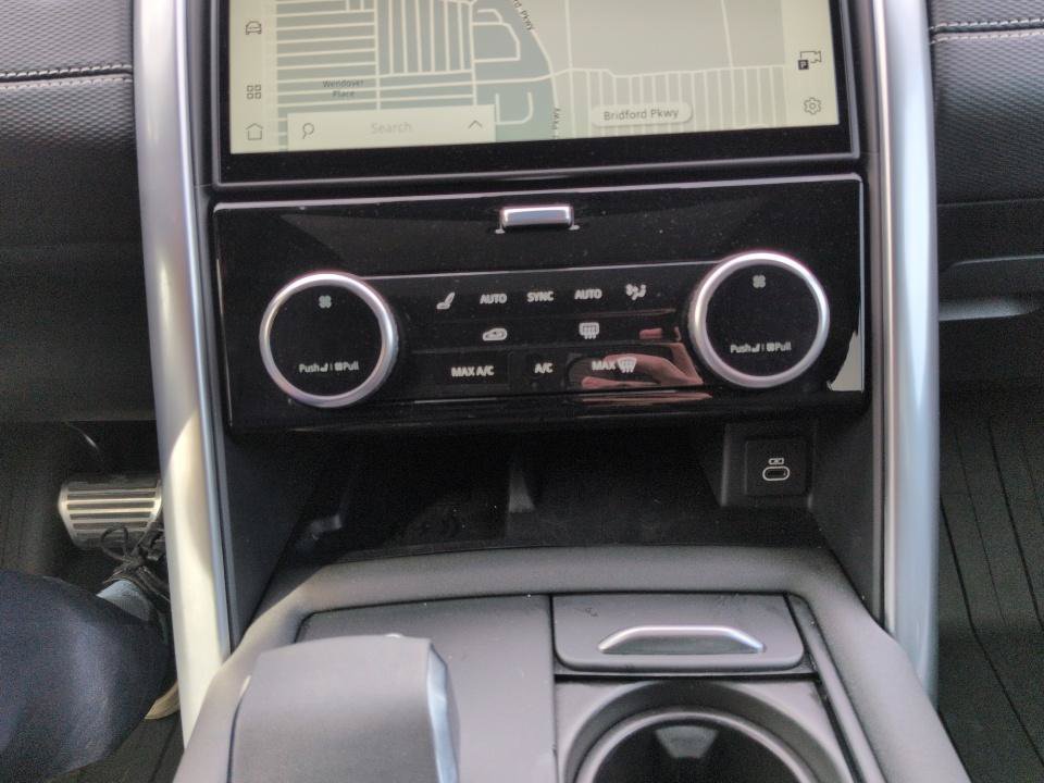 Certified 2025 Land Rover Discovery Dynamic SE AWD/4WD image 17