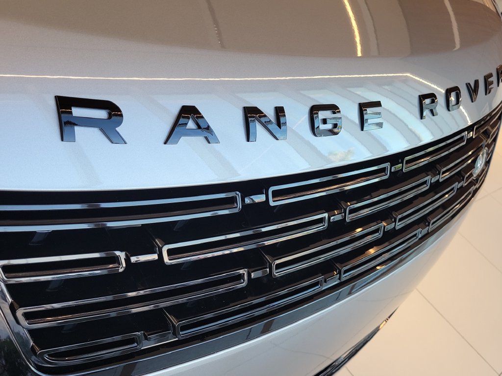 New 2026 Land Rover Range Rover Sport Dynamic SE AWD/4WD image 7