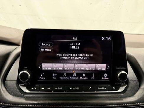 Used 2023 Nissan Rogue S image 32