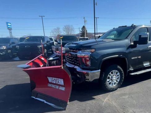 Used 2020 Chevrolet Silverado 2500 LTZ w/ LTZ Convenience Package image 4