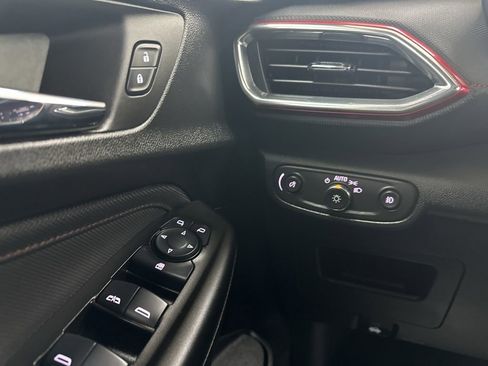 Used 2023 Chevrolet TrailBlazer RS image 37