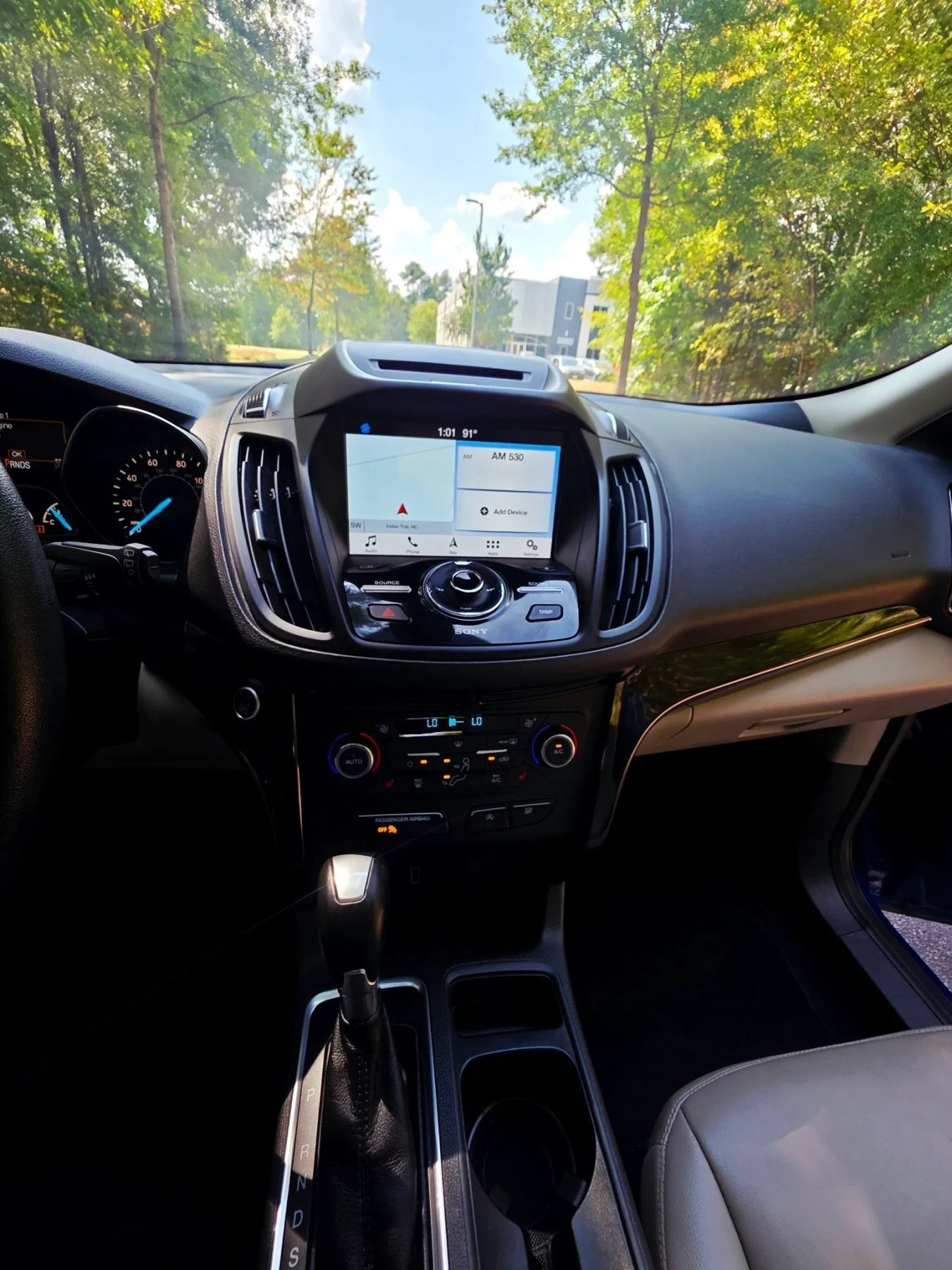 Used 2017 Ford Escape Titanium FWD image 17