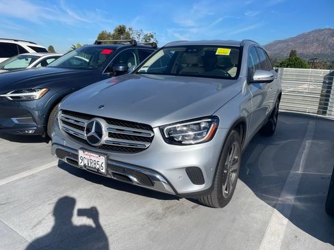 Used 2022 Mercedes-Benz GLC 300 4MATIC image 3
