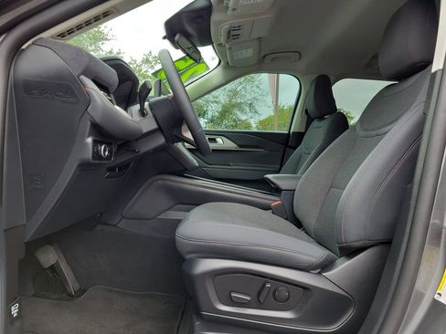 Used 2025 Ford Explorer Active RWD image 24