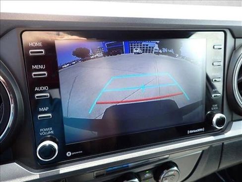 Used 2022 Toyota Tacoma TRD Off-Road image 21