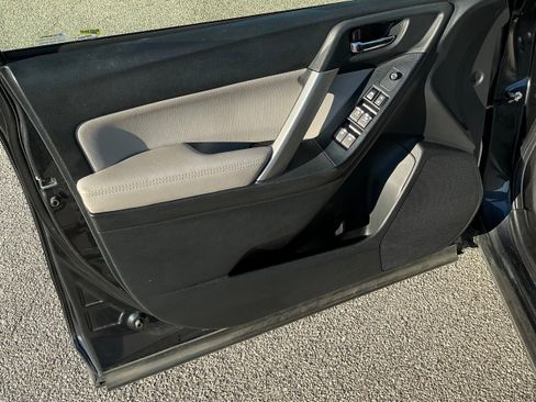 Used 2018 Subaru Forester 2.5i Limited image 5