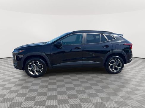 Used 2024 Chevrolet Trax LT w/ Driver Confidence Package FWD image 7