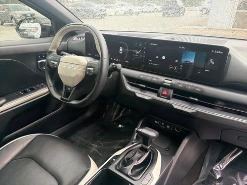 Used 2025 Kia K4 GT-Line w/ GT-Line Premium Package FWD image 20