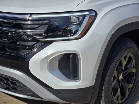 New 2026 Volkswagen Atlas Peak Edition AWD/4WD image 6