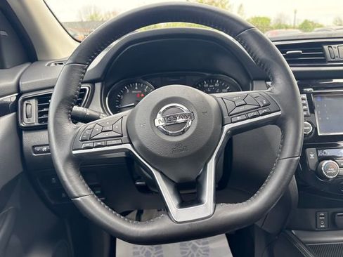 Used 2017 Nissan Rogue Sport SL w/ SL Premium Package AWD/4WD image 16