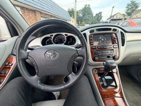 Used 2006 Toyota Highlander Limited AWD/4WD image 8