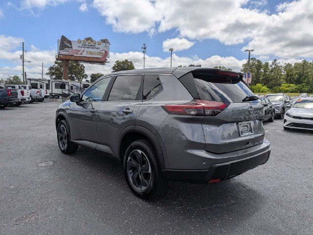 Used 2025 Nissan Rogue SV AWD/4WD image 5