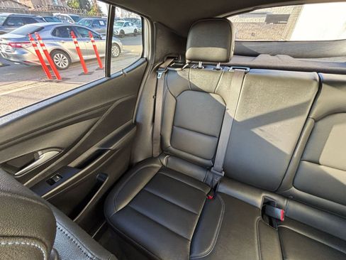 Used 2025 Buick Envista Sport Touring image 39