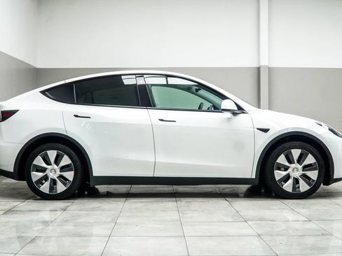 Used 2020 Tesla Model Y Long Range AWD/4WD image 6