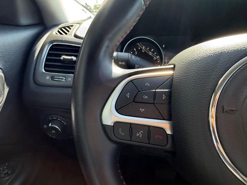 Used 2020 Jeep Compass Trailhawk AWD/4WD image 12