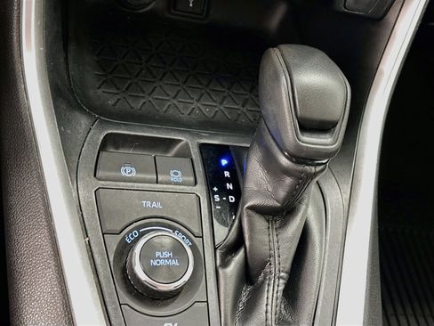 Used 2020 Toyota RAV4 XLE w/ Convenience Package AWD/4WD image 25