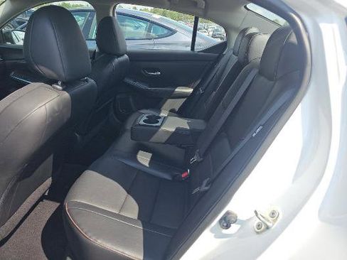 Used 2023 Nissan Sentra SR w/ SR Premium Package image 10