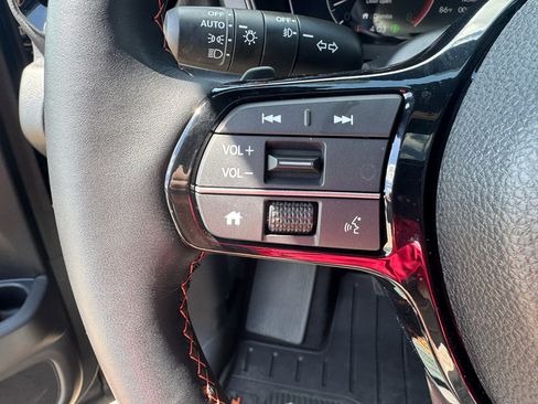 Used 2025 Honda Pilot TrailSport image 13