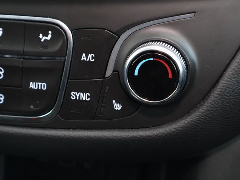 Used 2023 Chevrolet Equinox LT FWD image 28