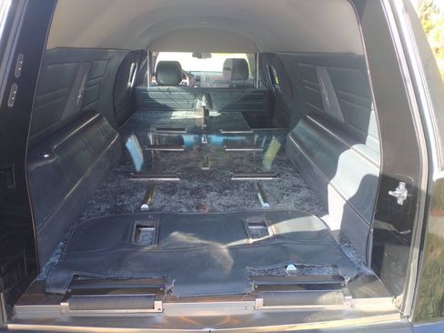 Used 2009 Cadillac DTS Hearse FWD image 5