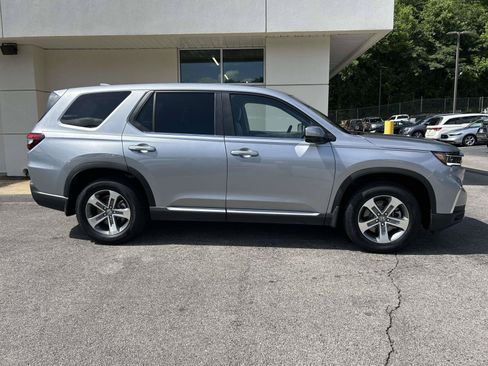 Certified 2024 Honda Pilot EX-L image 2