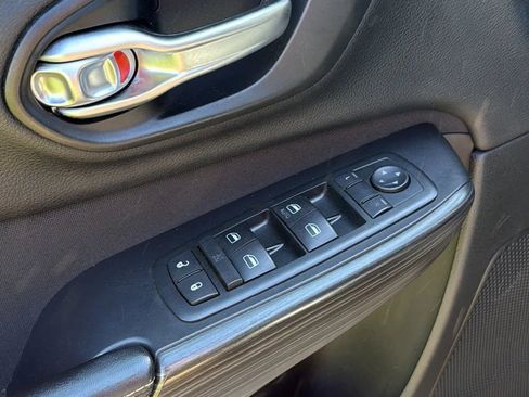 Used 2014 Jeep Cherokee Latitude image 19