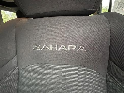 Used 2023 Jeep Wrangler Unlimited Sahara w/ Cold Weather Group AWD/4WD image 26