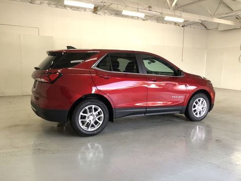 Used 2023 Chevrolet Equinox LT image 11