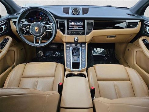 Used 2018 Porsche Macan image 18