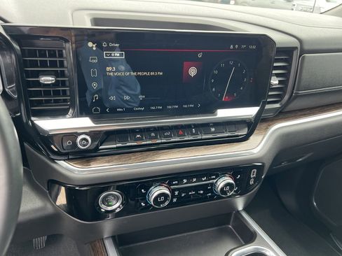 Used 2024 GMC Sierra 1500 Elevation w/ LPO, Elevation Black Package image 9