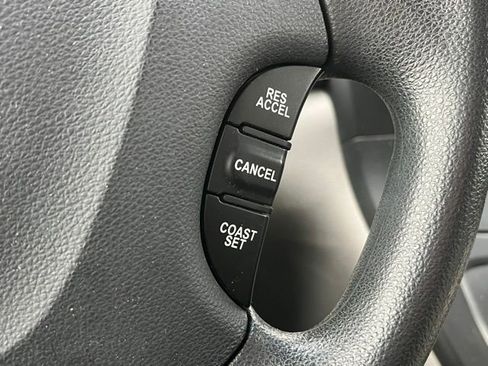 Used 2008 Kia Sedona w/ Convenience Pkg image 25