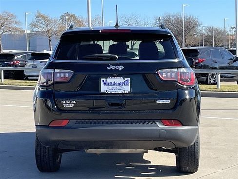 Used 2019 Jeep Compass Latitude image 5