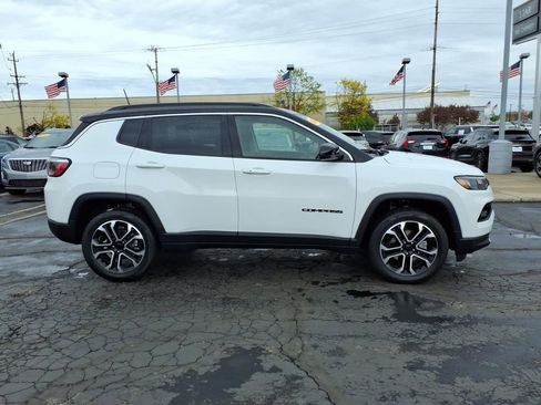 Used 2022 Jeep Compass Limited w/ Sun and Sound Group AWD/4WD image 8