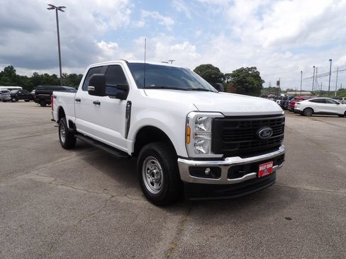 Used 2024 Ford F250 XL w/ XL Chrome Package AWD/4WD image 2