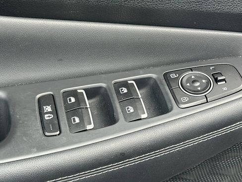 Used 2019 Hyundai Santa Fe FWD image 12