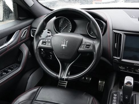 Used 2019 Maserati Levante S GranSport image 28