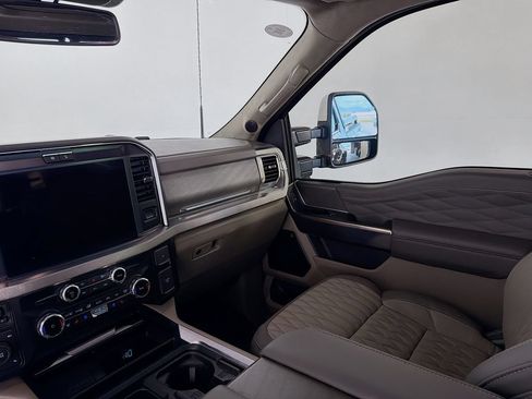 Used 2025 Ford F450 Platinum w/ Platinum Plus Package AWD/4WD image 22