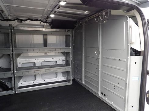 Used 2023 Ford Transit 250 Low Roof RWD image 28