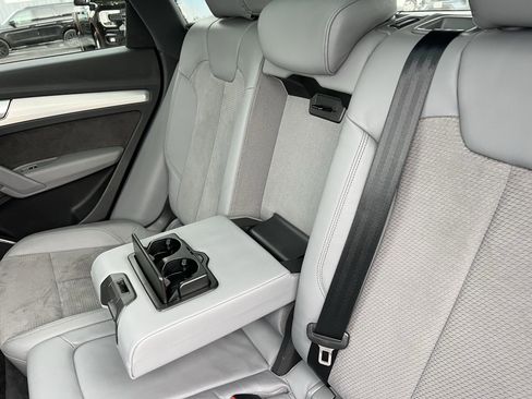 Used 2018 Audi SQ5 Premium Plus w/ Navigation Package image 19