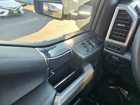 Used 2022 Ford F350 Platinum w/ FX4 Off-Road Package image 29
