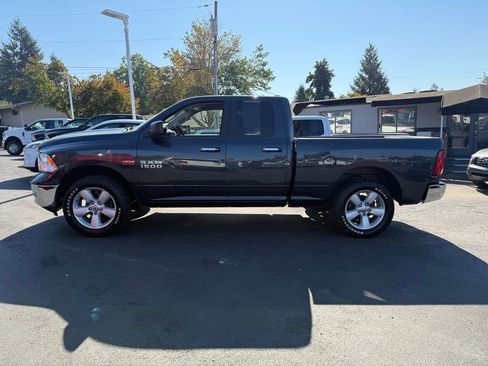 Used 2018 RAM 1500 Classic SLT image 2